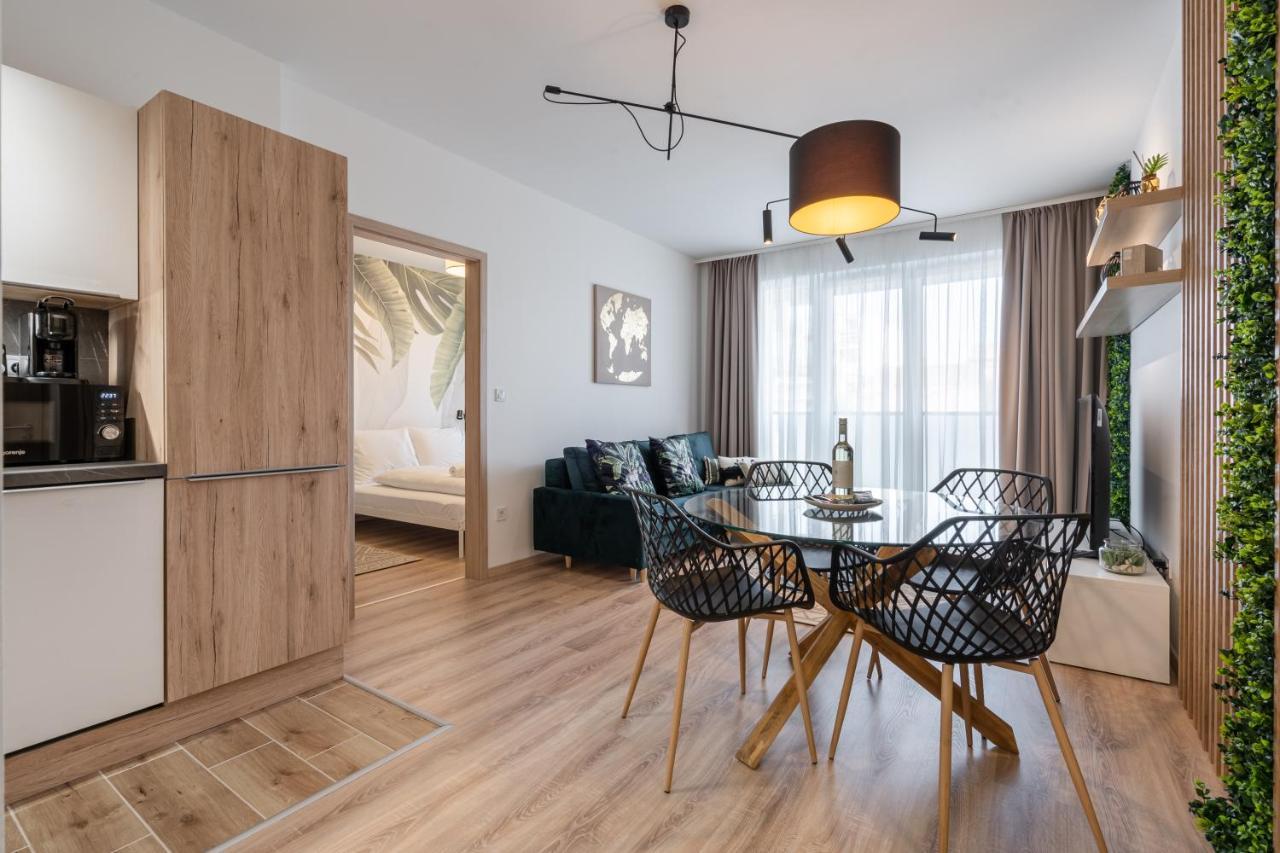 Westside River Apartment Budapest Exteriör bild