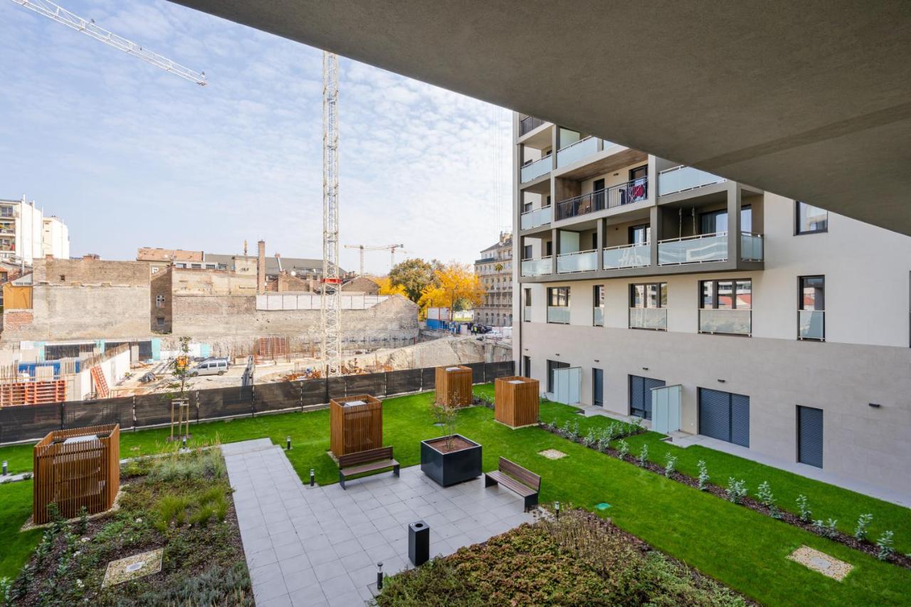 Westside River Apartment Budapest Exteriör bild